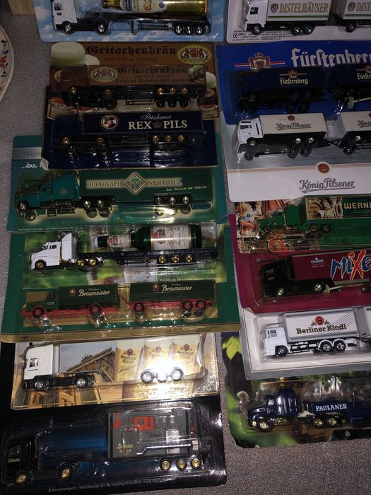 Miniaturas de camiões novas