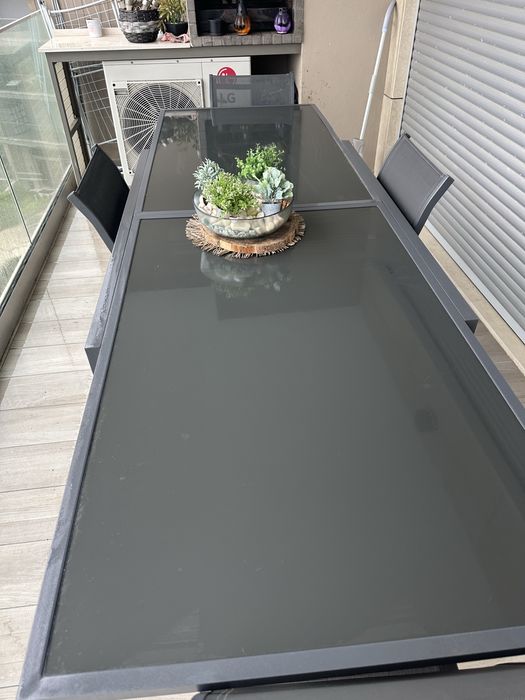 Mesa de jardim  com cadeiras