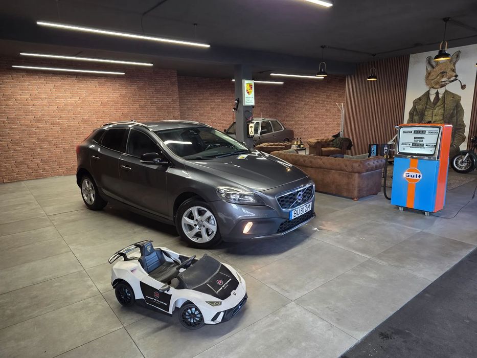 Volvo V40 Cross Country D2 Summum