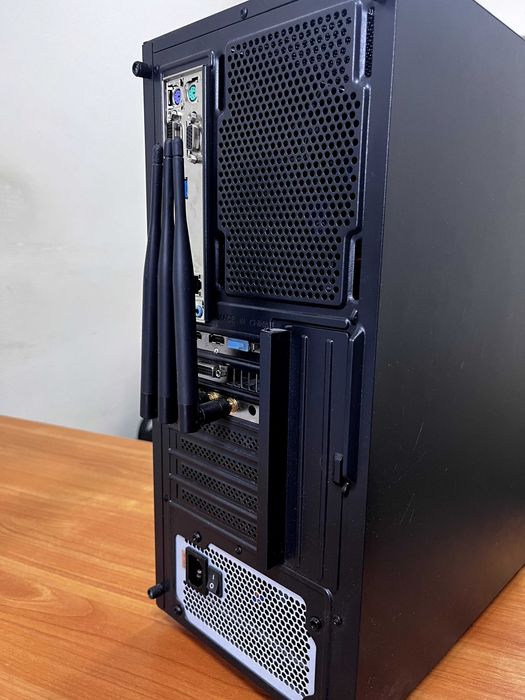 Mac OS Ventura + Windows 10: i5 7400 + 16 GB + RX 570 4GB