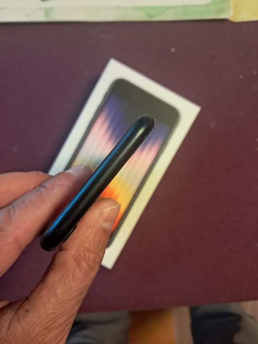 IPHONE SE 2020 64GB em bom estado e BOM PREÇO