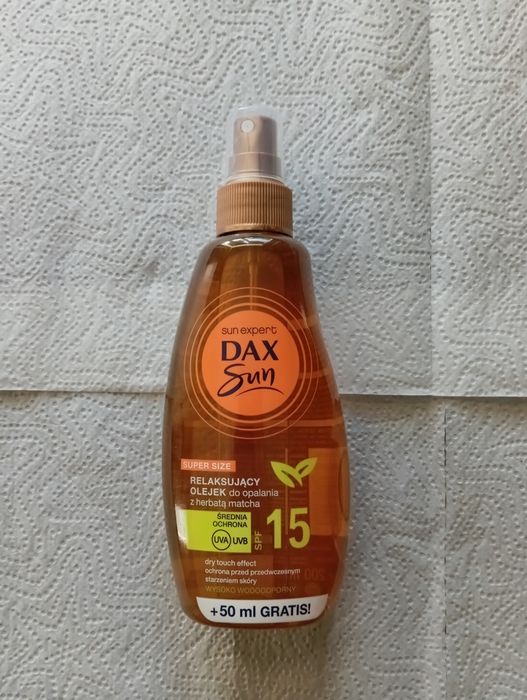 Dax Sun relaksujący olejek do opalania z herbatą matcha spf 15 200 ml.