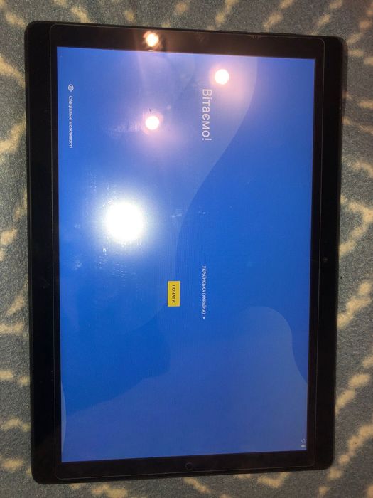 Планшет Lenovo в новому стані