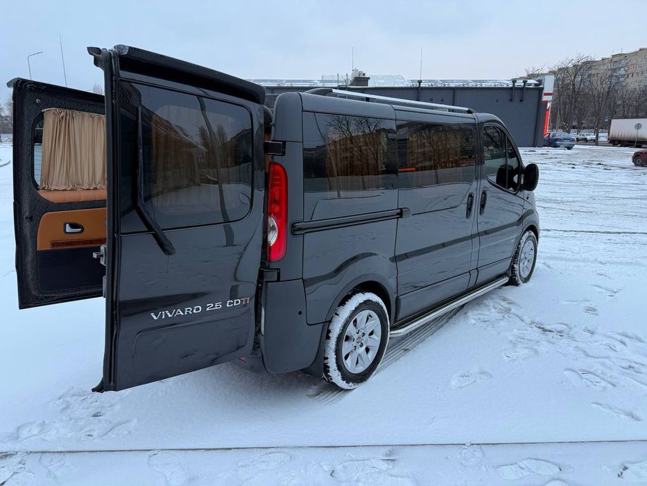 Opel Vivaro 2007 пассажир
