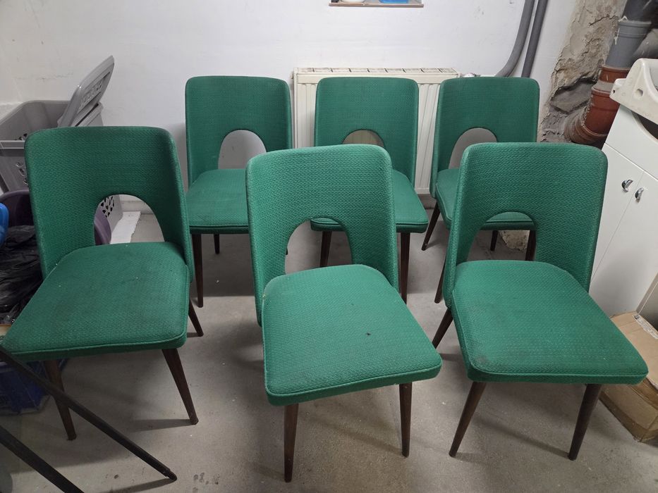 Krzesła tapicerowane, drewniane