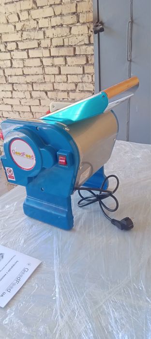 Тісторозкатка електрична NM200