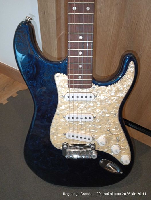 Guitarra elétrica G&L (USA) Legacy Blue Swirl