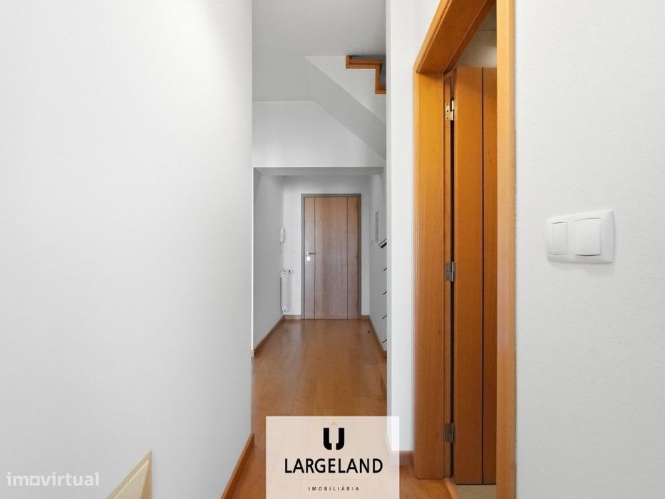 Apartamento T2 Duplex Zona Glicínias, Aveiro
