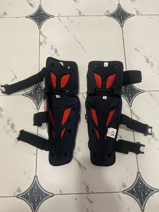 Продам наколенники FOX