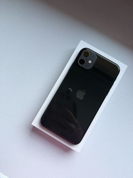 Smartfon APPLE iPhone 11 64 GB Czarny