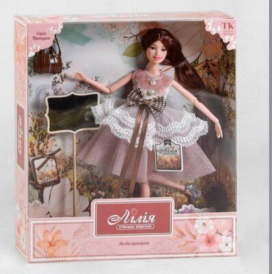 Красивейшая кукла в коробке.