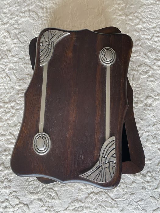 Caixa de joias em madeira: Elegante e Artesanal