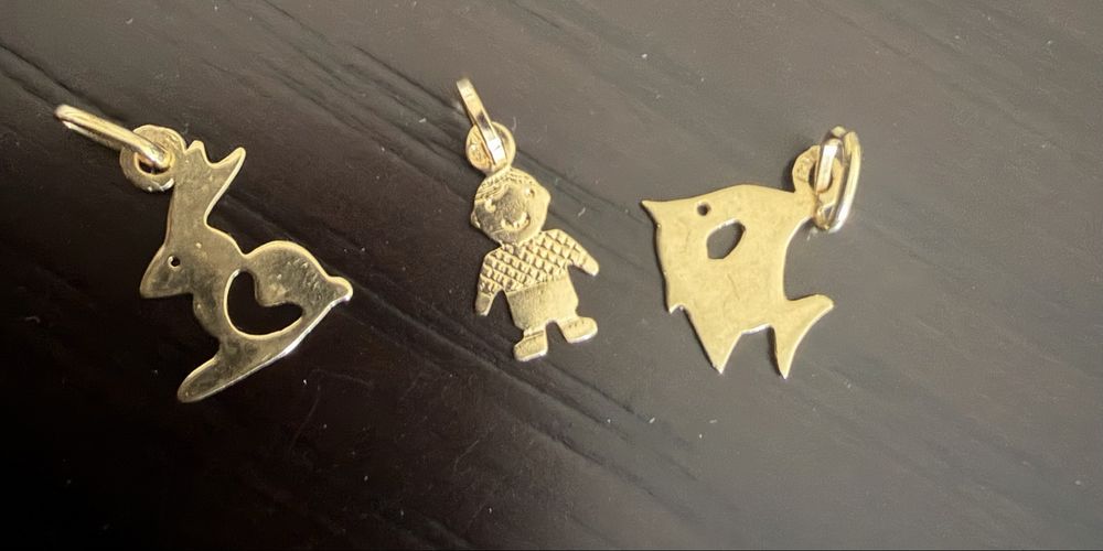 Medalhinhas para fio em ouro 19.2k -cada unidade