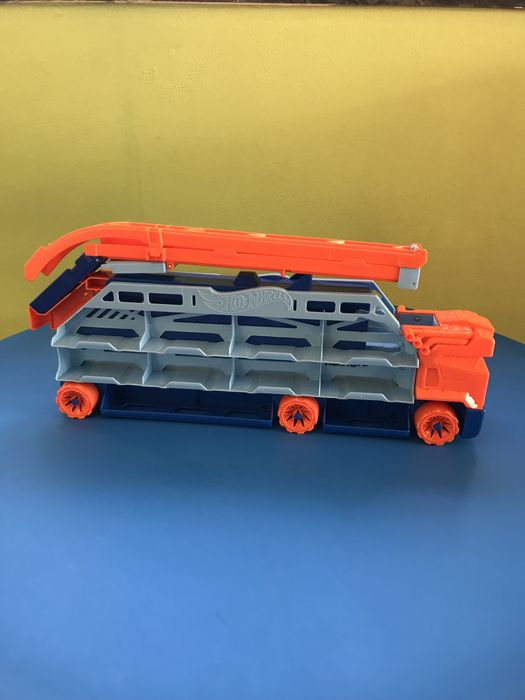 Camião Pista - Hot Whells