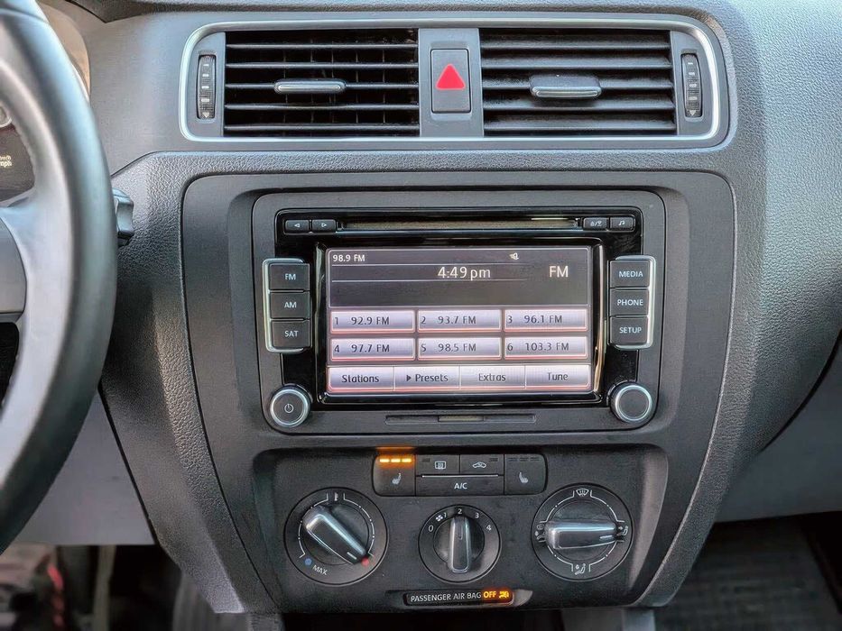 Volkswagen Jetta      2013