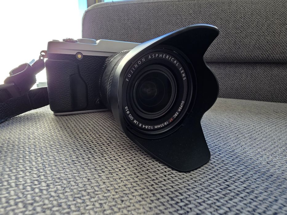 Fujifilm X-E2s com lente 18-55 mm