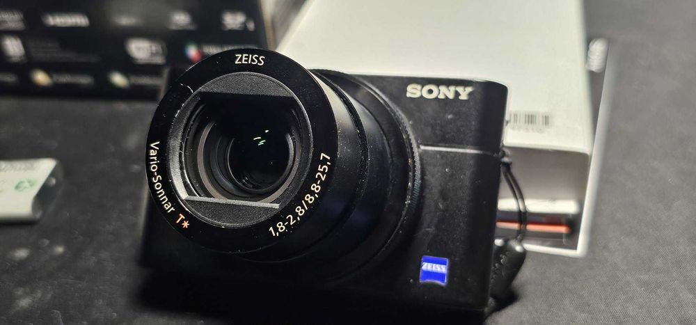 Sony Cyber-shot RX100 V (RX100M5) | EXMOR RS | Pudełko | 128GB SD