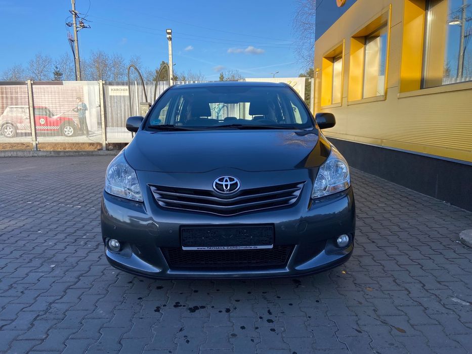 Toyota Verso 2010 r. 1.8 Benzyna Moc 147 km. TYLKO 211 tys.km. Panorama Dach