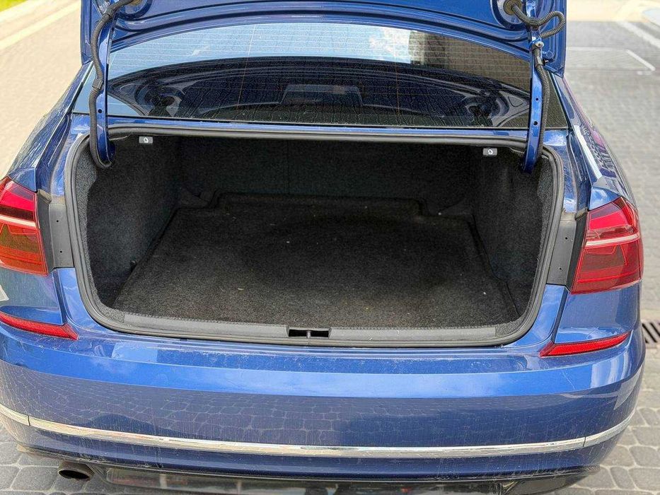 Продам Volkswagen Passat 2017 R-Line
