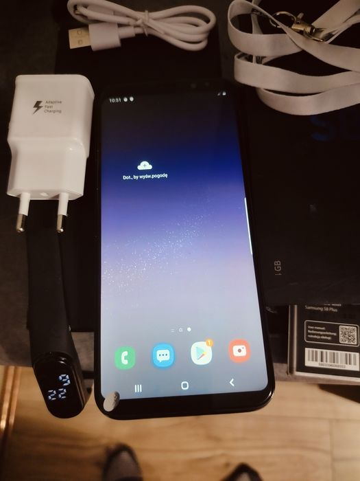 Sprzedam telefon komórkowy Samsung S8 plus ładowarka przewód pudełko zegarek i smycz gratis