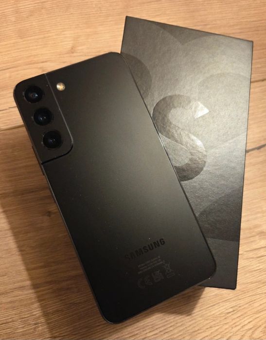 Samsung Galaxy S22 5G 256GB / 8GB – Preto (Com Caixa)