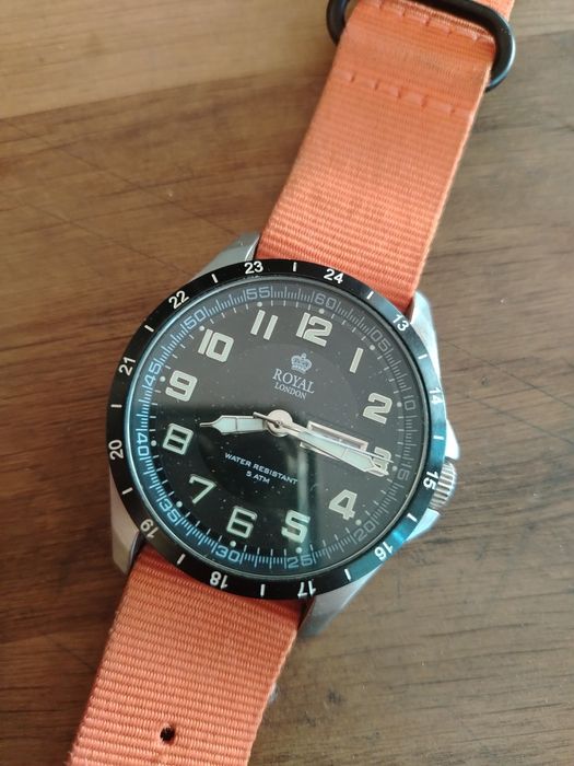 Годинник Royal London