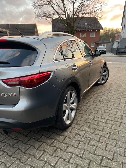 Infiniti QX70 | SUV 4X4 | 3.0 d | PREMIUM | AUTOMAT 238 km