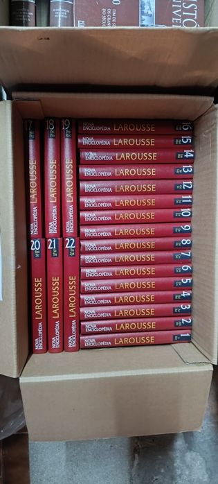 Enciclopédia Larousse completa (22 livros)