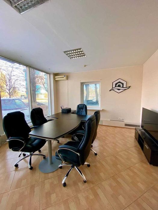 Офіс в БЦ, площа 33 кв.м, фасад генератор, метро Дорогожичі, власник - View 6