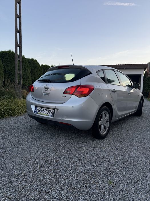 Opel astra J 2011