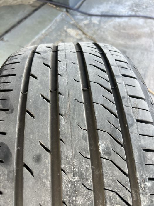 Pneu 245 40 19 usado