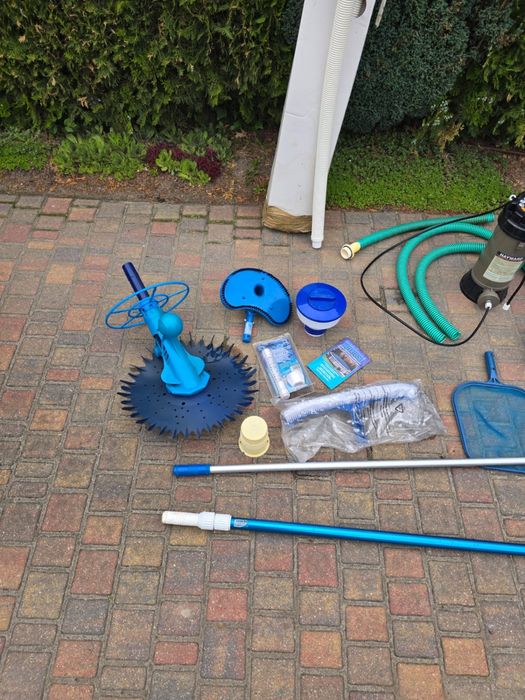 Komplet sprzętów i akcesoriów basenowych