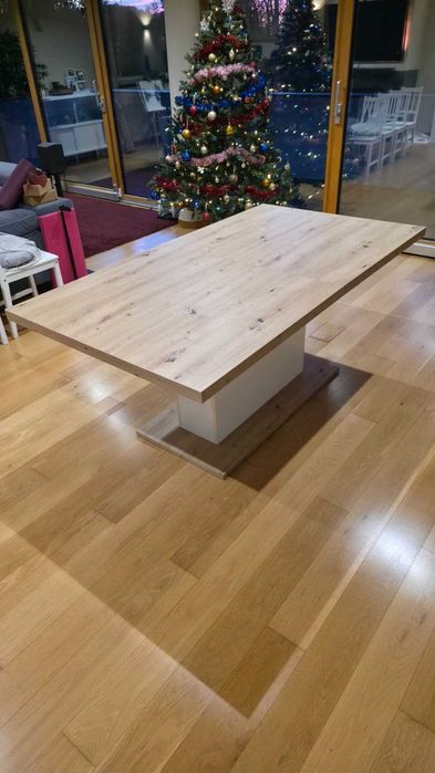 Mesa de Jantar Extensível Conforama – Excelente Estado (180–230 cm)