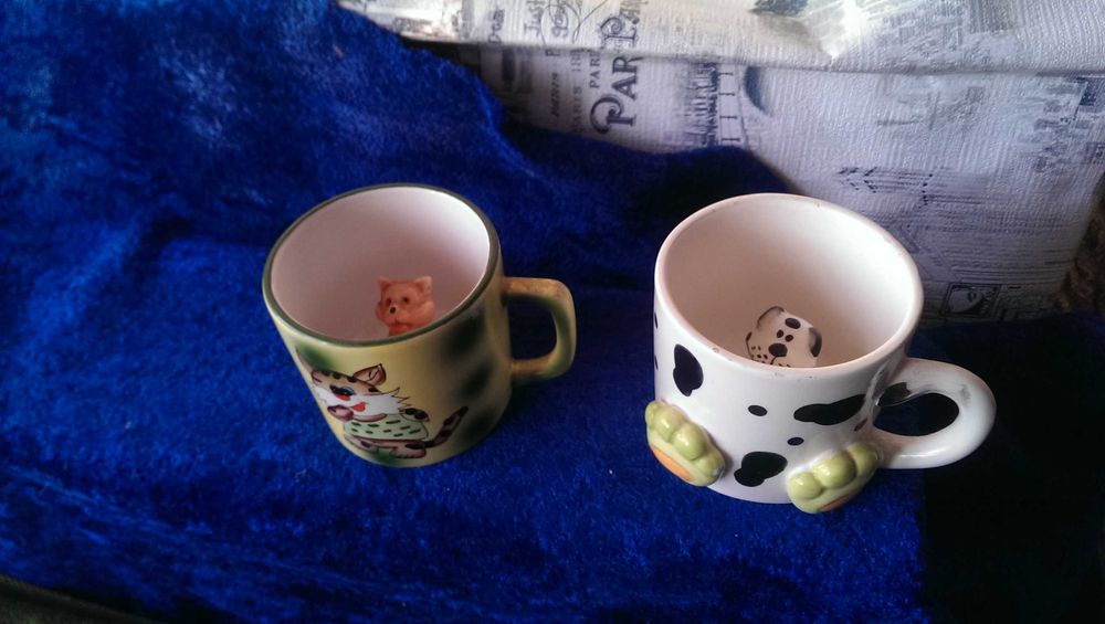 Кружки - чашки с собачками внутри 2шт. цена за обе