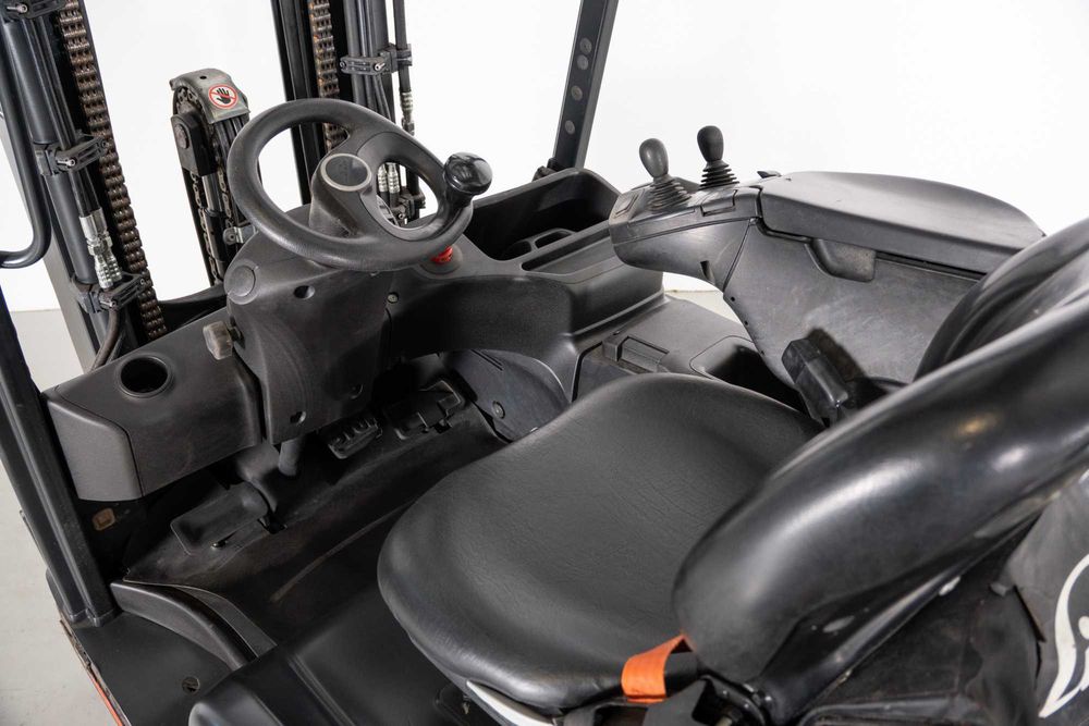 Empilhador Elétrico Linde E25-01 2.500 kg | Usado