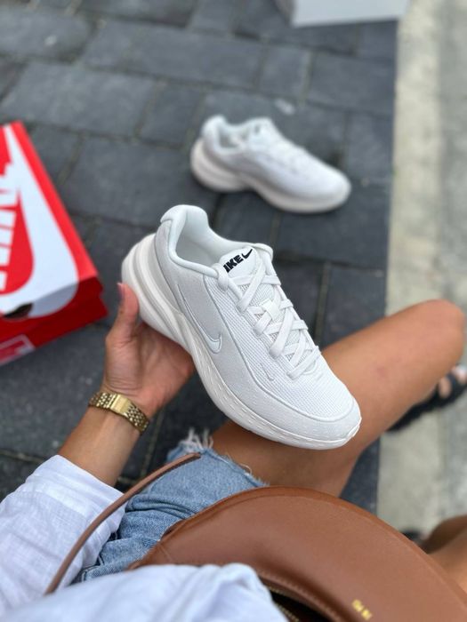 Оригінальні кросівки Nike W Uplift SC IB2766 002: 3 500 грн