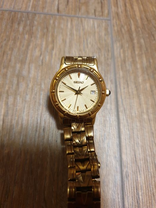 Часы SEIKO женские позолоченные.