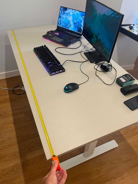 Urgente! Secretária regulável 160x80 + monitor Huawei — recolha até 5ª feira 6/8
