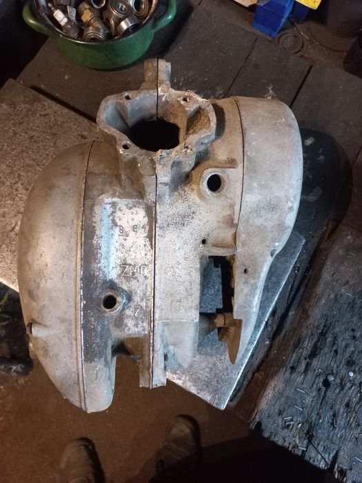 Pokrywy  kapy dekle kartery do wsk 125