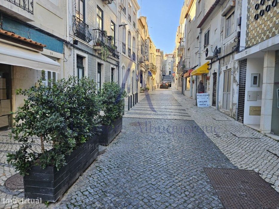 Invista no espaço ideal para o seu negócio em Sesimbra!