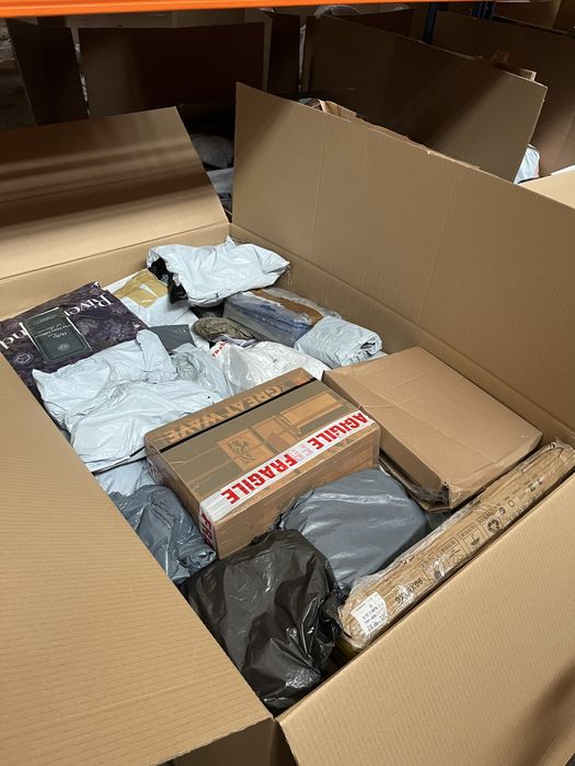 Paczki niespodzianki nieodebrane przesylki zwroty kurierskie palety