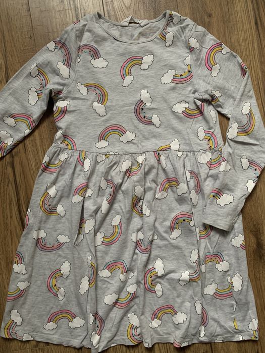 Sukienka szara 134 z teczami