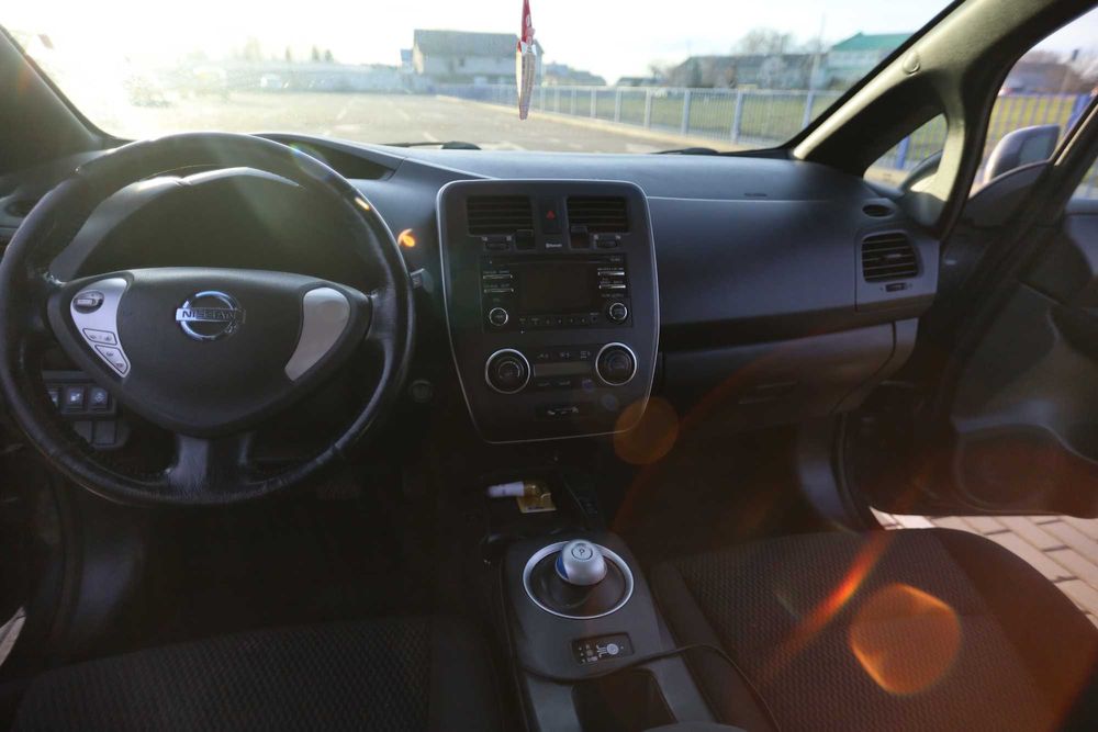 Nissan Leaf 2013  FL (модельний 2014) 24 kWh друга модивікація
