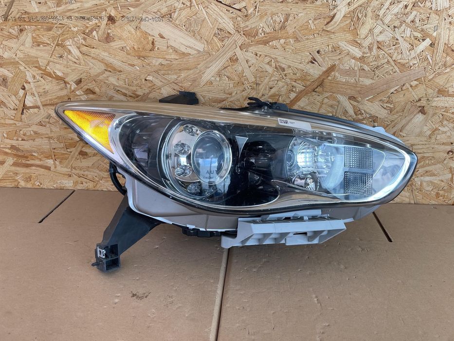 Infiniti QX60 2012- Lampa prawy przód przednia reflektor Xenon USA
