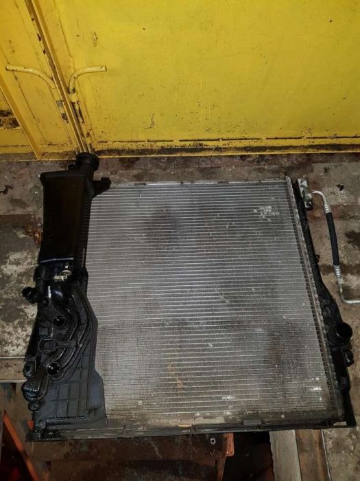 Радіатор БМВ Е53 Е60 Е61 Е65 Е70 Е90 Е92 Ф01 Ф02 Ф10 Ф30