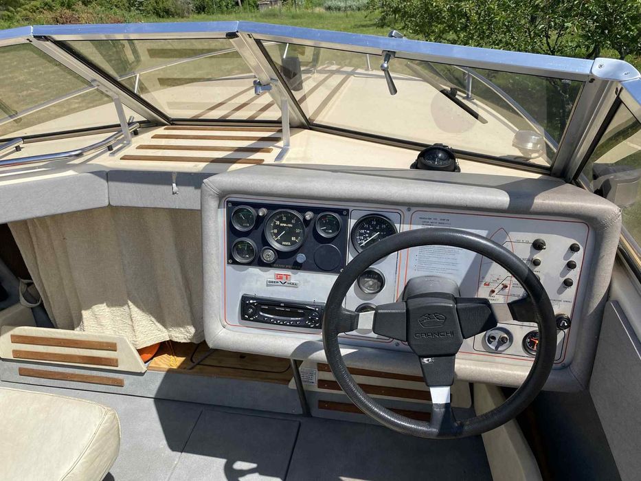 Sportowa łódź motorowa z kabiną - Cranchi Derby 216