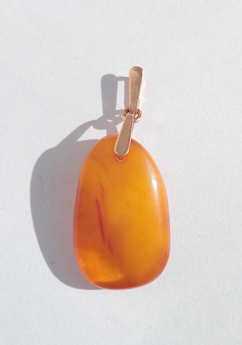 Підвіс кулон Золото 583 проба. Зірочка. 7ЯК. Янтарь бурштин СССР