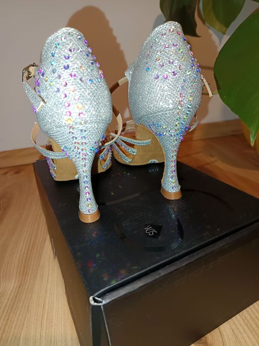 Buty taneczne z cekinami srebrne