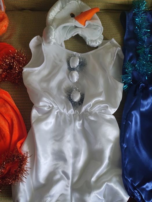 Костюми карнавальні: лисиця,гном, сніговик