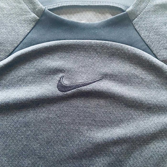 Nike Academy Dri-FIT Men’s Short-Sleeved Shirt
